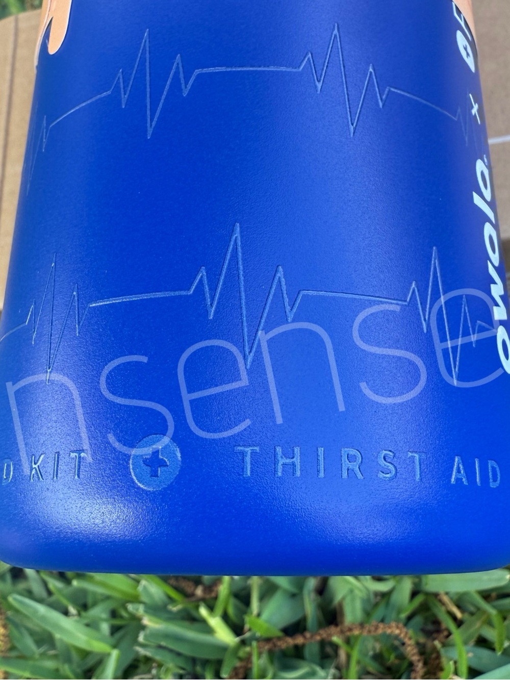 Figs I Owala FreeSip Deep Royal Blue Waterbottle - Picture 12 of 14